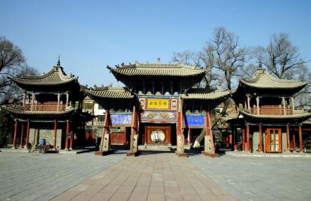 藏传教寺院