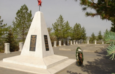 小孤山苏联红军烈士墓