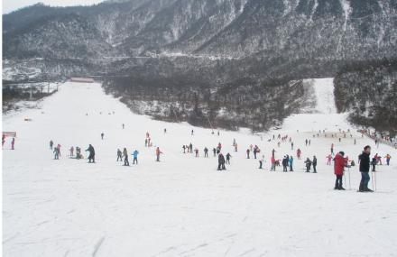 梅花山庄滑雪场