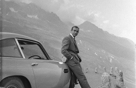 流金五十年007电影设计展
