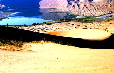 沙漠生态旅游风景区